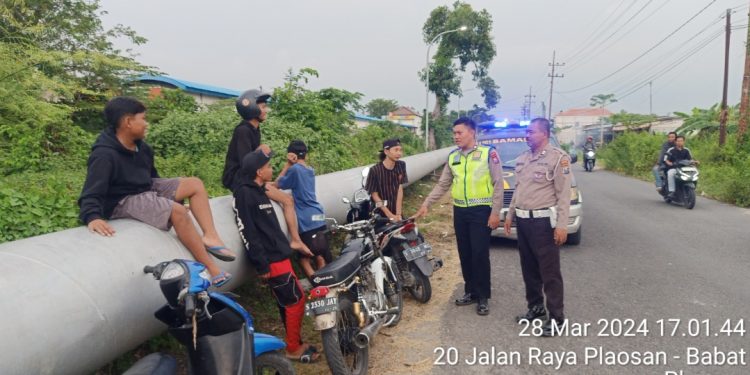 Anggota Polsek Babat laksanakan Patroli Cipkon jelang lebaran dengan situasi Kamtiaa yang Kondusif