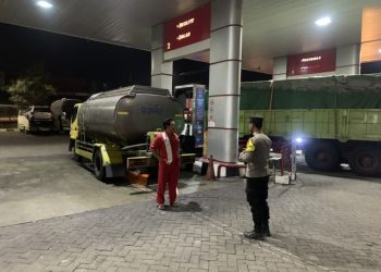 PATROLI SPBU PANDANPANCUR OLEH ANGGOTA POLSEK DEKET GUNA ANTISIPASI GEROMBOLAN PEMUDA DAN GESEKAN PERGURUAN SILAT