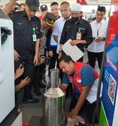 Jelang Lebaran 2024, Subdit Tipidter Ditreskrimsus Polda Jatim Lakukan Pengecekan SPBU Jemursari dan Ngagel Surabaya