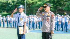 Waka Polres Kota Batu Beri Pembinaan Terkait Kesadaran Nasional di SMA dan SMP Al Izzah
