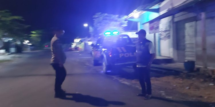 Polsek Kembangbahu Polres Lamongan Polda Jatim melaksanakan patroli Blue Light