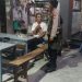 Petugas jaga polsek Kembangbahu Polres Lamongan Polda Jatim melaksanakan patroli di tempat obyek fital di pertokoan
