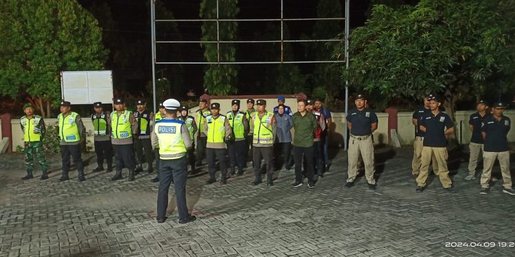 Apel kesiapan pengamanan takbiran oleh Polsek Lamongan Kota Polres Lamongan