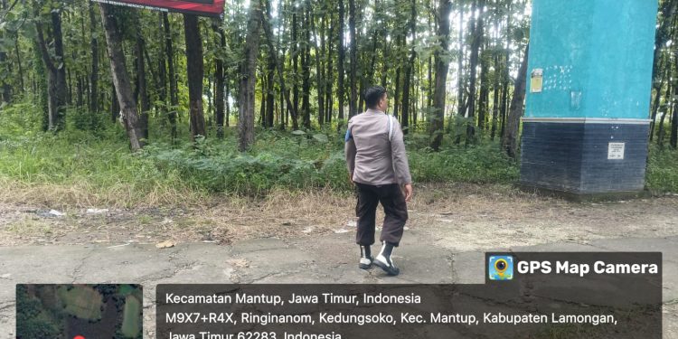 Rutin, Anggota Polsek Mantup Polres Lamongan melaksanakan Patroli untuk cegah bencana alam saat Musim Penghujan