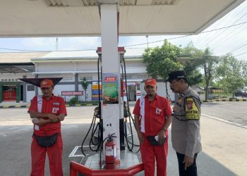 PATROLI OBYEK VITAL SPBU DEKET OLEH ANGGOTA POLSEK DEKET POLRES LAMONGAN ANTISIPASI KRIMINALITAS DAN PREMANISME