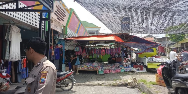 POLSEK SUKORAME POLRES LAMONGAN POLDA JATIM INTENSIFKAN GIAT PATROLI MOBILING DI H+2 LEBARAN