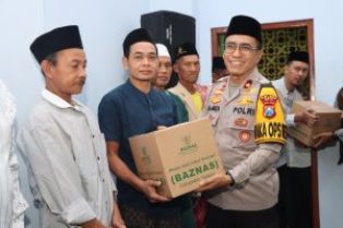 Tingkatkan Kebersamaan dan Jaga Harkamtibmas, Waka Polres Batu – Forkopimda Sholat Subuh Keliling Berjamaah
