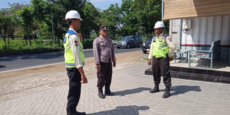 Polsek Pucuk Polres Lamongan Polda Jatim Patroli perintis presisi Objek Vital PT. KWI