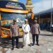 Anggota Polsek Babat melaksanakan Pengamanan pemberangkatan para Jamaah Haji Tahun 2024 di wilayah Babat