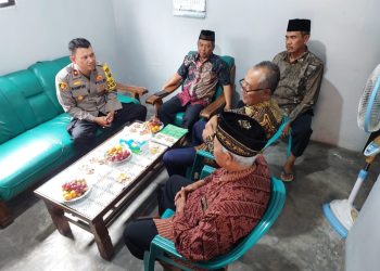 Jelang pemilu Daerah Tahun 2024, Kapolsek Babat tingkatkan Patroli sambang ke Tokoh Agama untuk jaga Persatuan Dan kesatauan serta tidak mudah percaya dengan berita Hoaxs