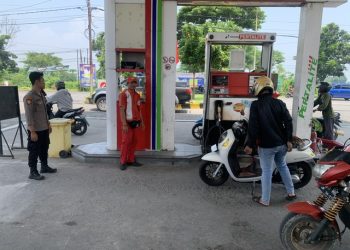 POLSEK DEKET POLRES LAMONGAN PATROLI OBYEK VITAL SPBU DIWILAYAH KECAMATAN DEKET