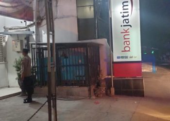 Anggota Polsek Mantup Polres Lamongan melaksanakan patroli ke ATM Bank Jatim