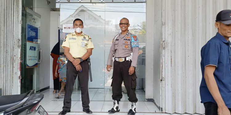 POLSEK SUKORAME POLRES LAMONGAN POLDA JATIM PATROLI OBVIT SIANG DALAM UPAYA CIPTA KONDUSIFITAS
