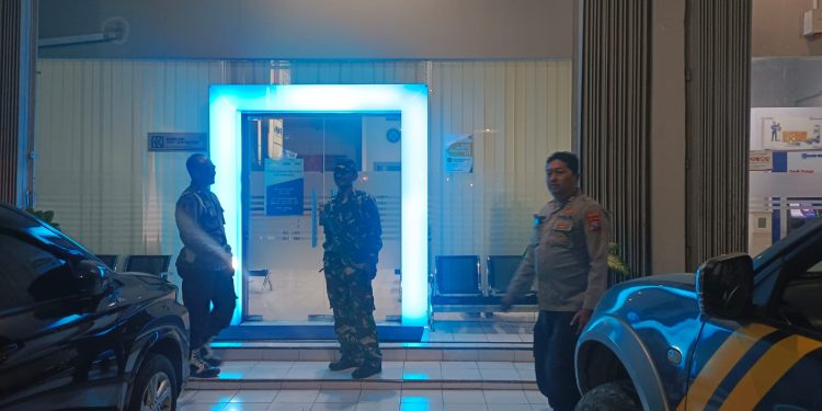 CEGAH KRIMINALITAS POLSEK SUKORAME POLRES LAMONGAN POLDA JATIM INTENS PATROLI OBVIT MALAM