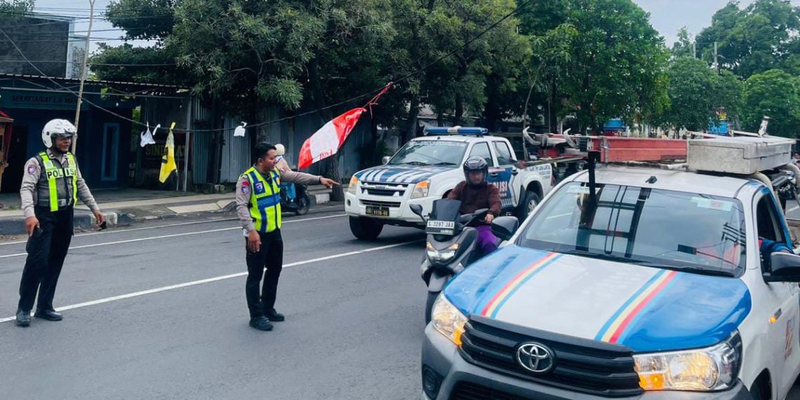 Sigap Tindak Lanjuti Laporan 110, Pamapta Polres Lamongan dan Polsek Babat Amankan Gangguan Listrik