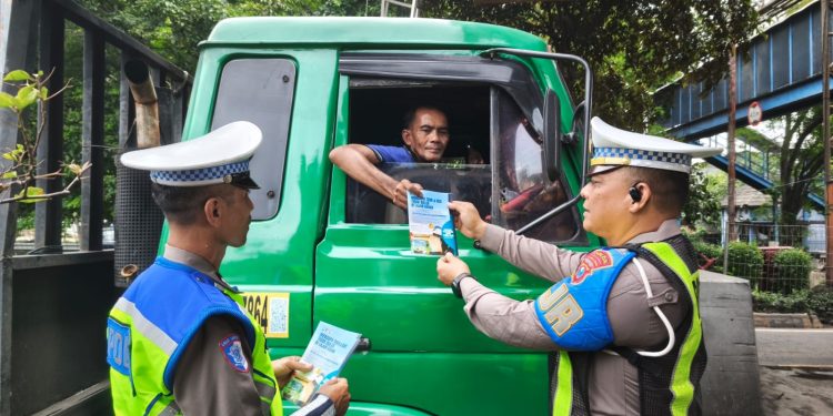 Ditlantas Polda Jatim Tertibkan Penggunaan Lajur Jalan Tol