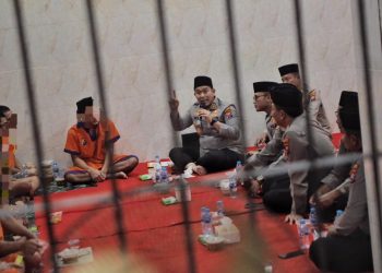 Kapolres Lamongan Pilih Buka Puasa Bersama Tahanan, Wujud Kepedulian dan Pembinaan di Bulan Suci