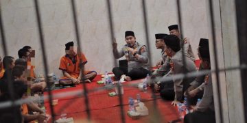 Kapolres Lamongan Pilih Buka Puasa Bersama Tahanan, Wujud Kepedulian dan Pembinaan di Bulan Suci